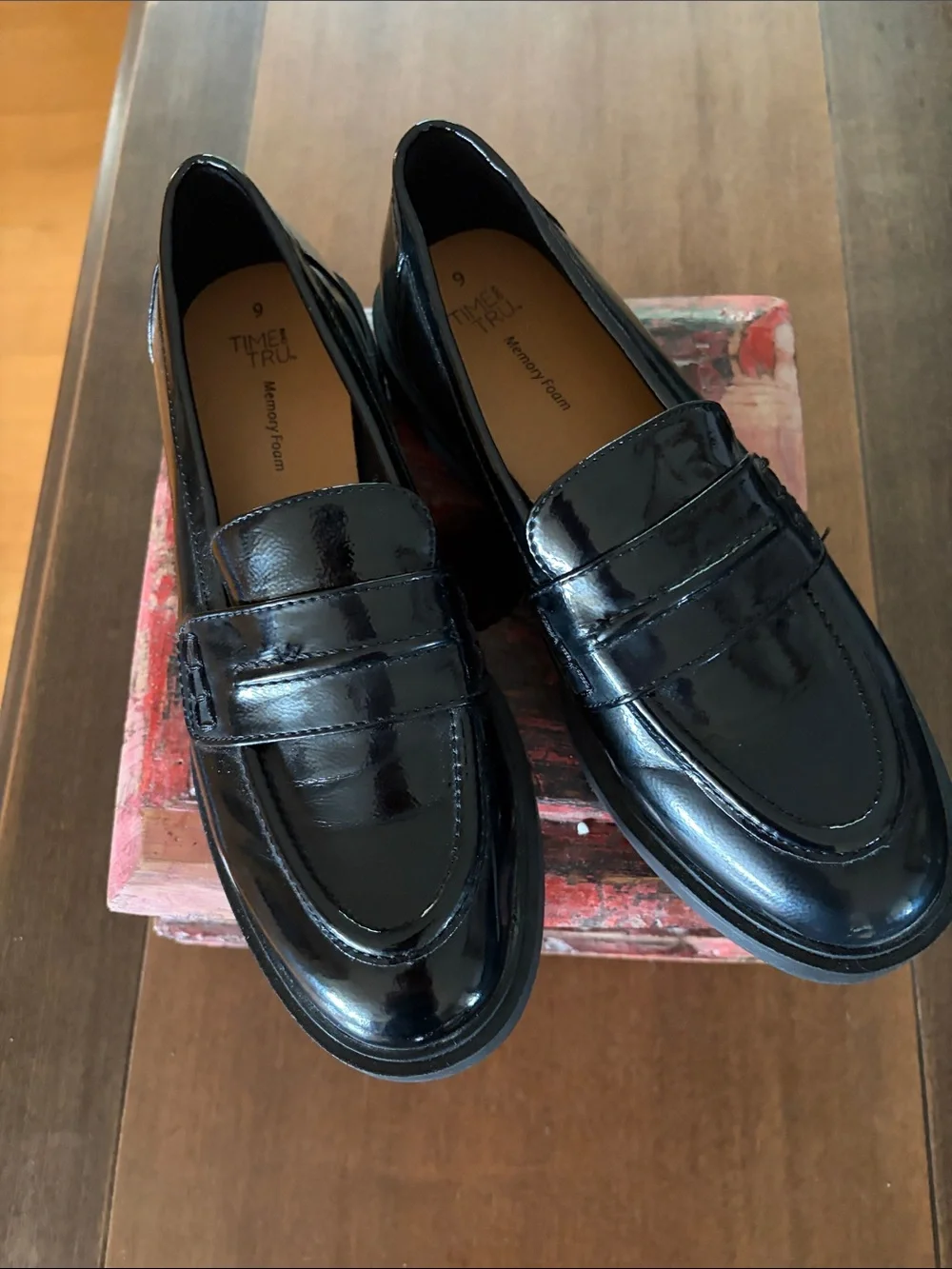 Time and Tru NWOT Women’s Black Patent Leather Penny Loafers - Size 9